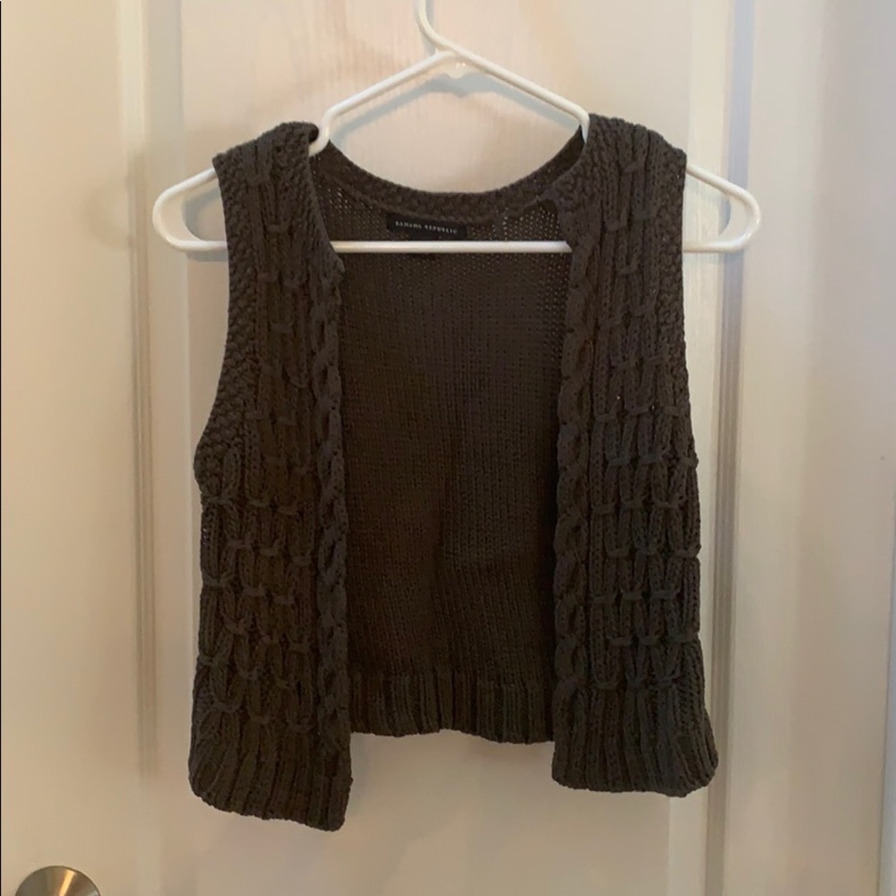Sweater vest